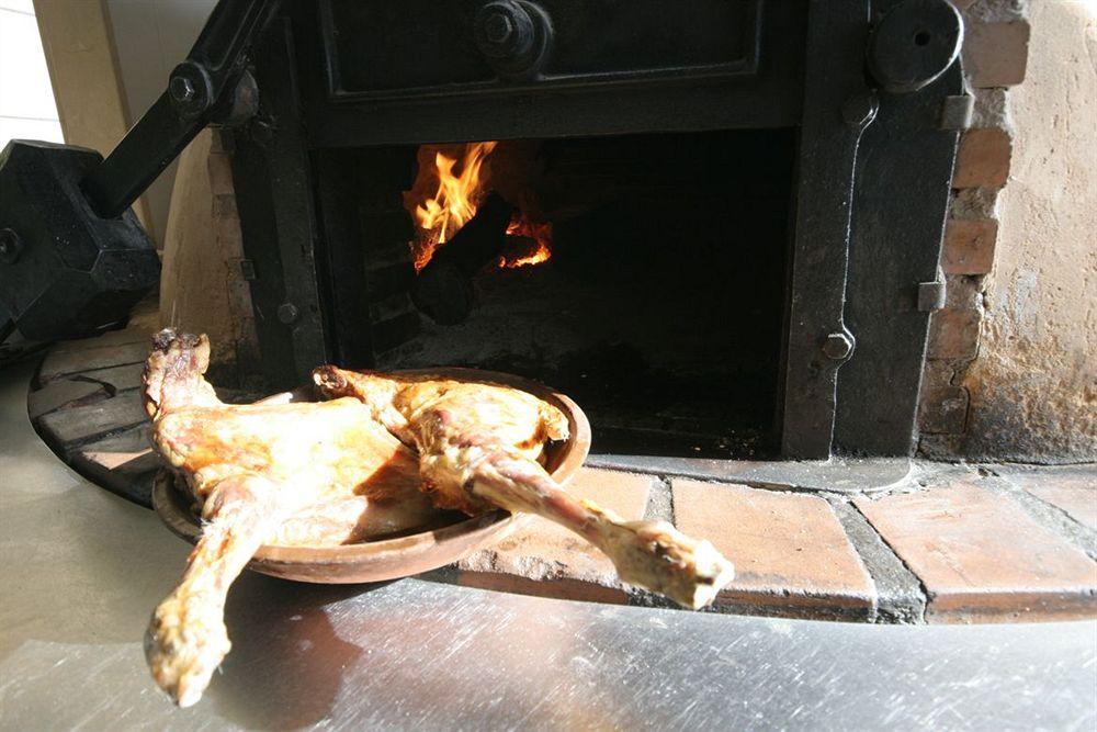 Hotel Asador H.M. Versus Burgo Kültér fotó