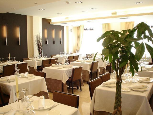 Hotel Asador H.M. Versus Burgo Kültér fotó