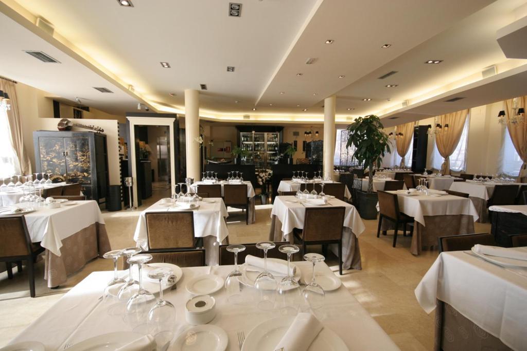 Hotel Asador H.M. Versus Burgo Kültér fotó